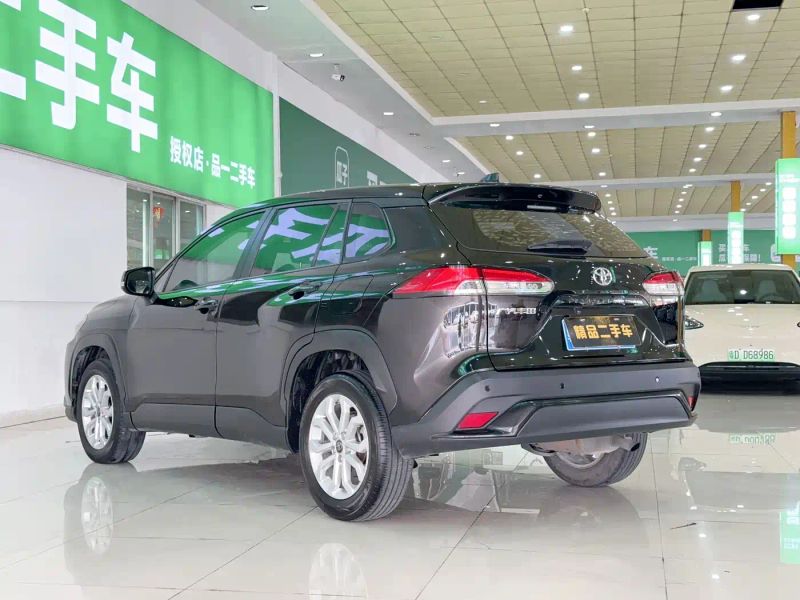 alphard corolla_cross