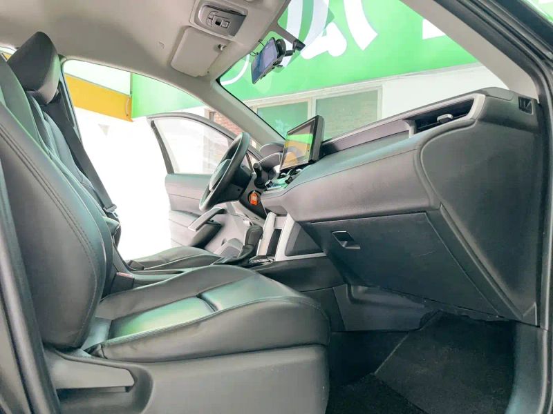 alphard corolla_cross