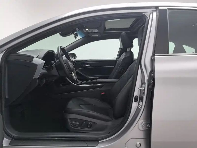 alphard avalon