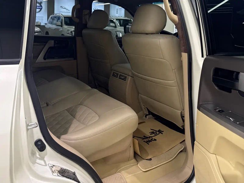 alphard land_cruiser
