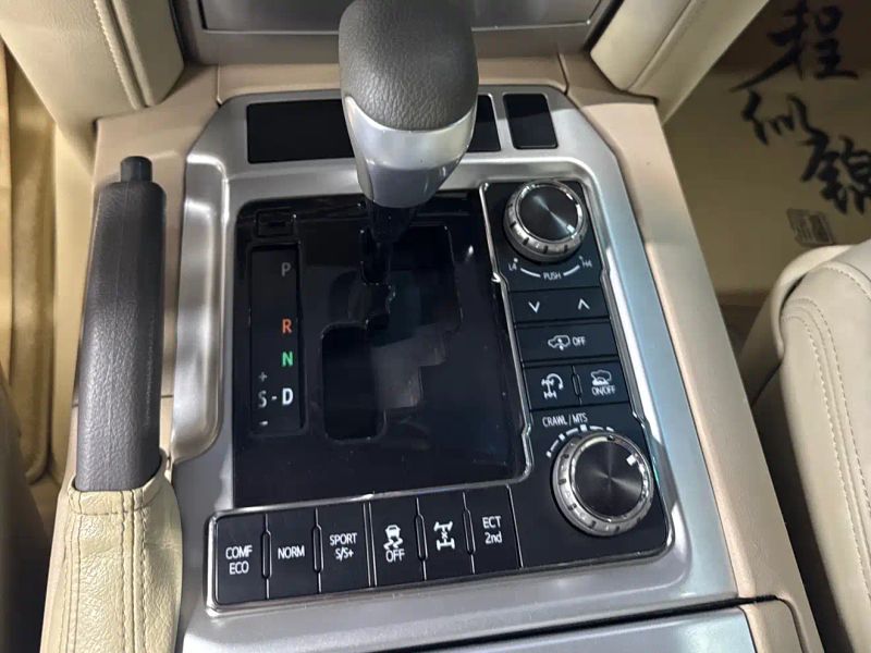 alphard land_cruiser