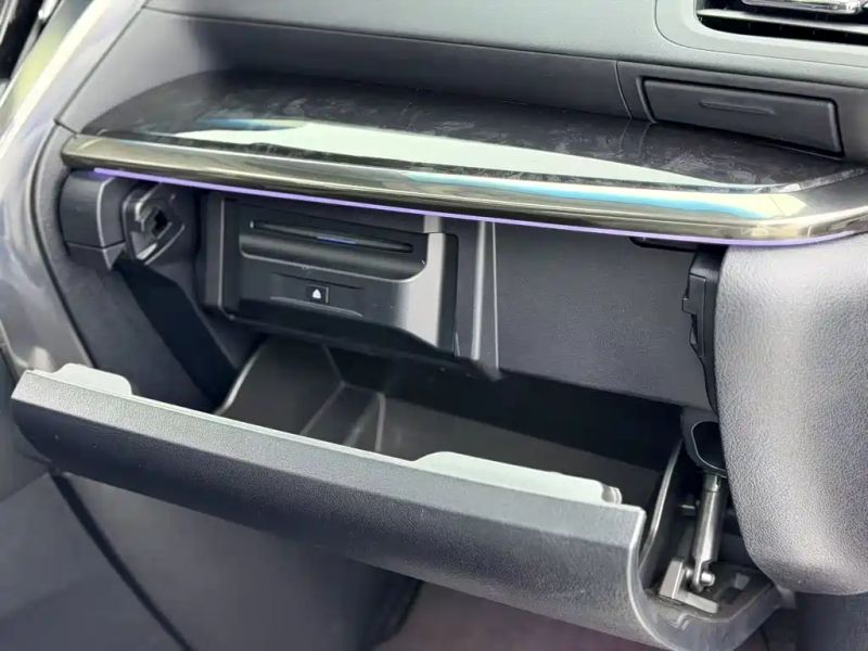 alphard van