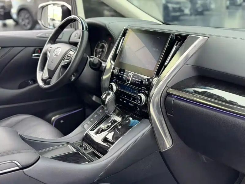 alphard van