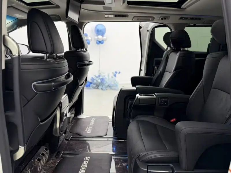alphard van