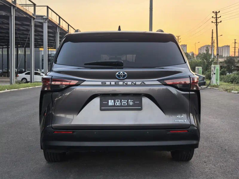 alphard sienna