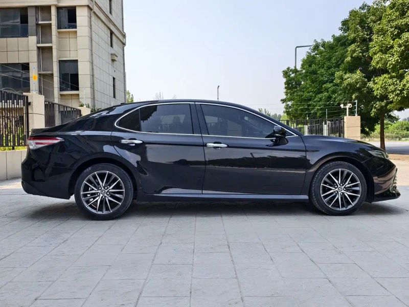 alphard camry