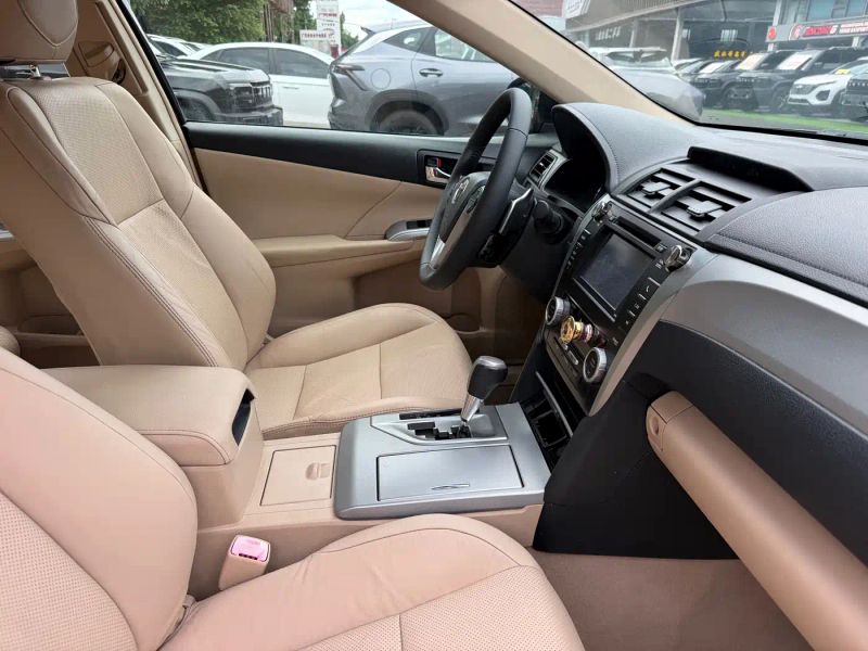 alphard camry