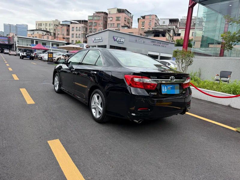 alphard camry