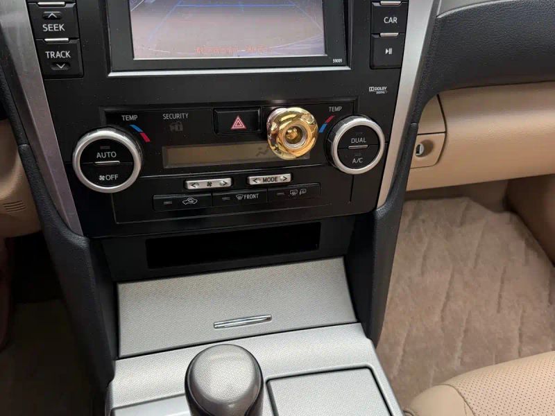 alphard camry