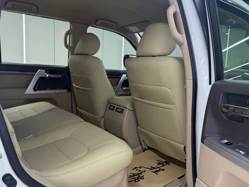 alphard land_cruiser