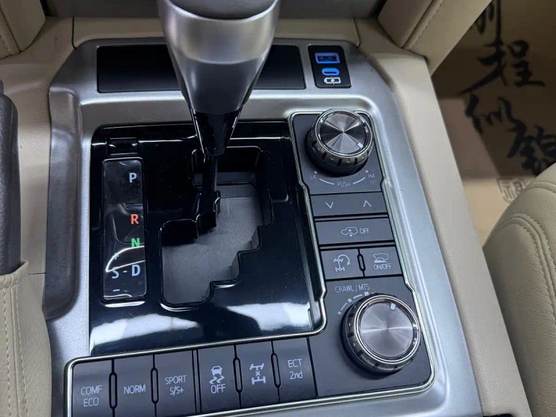 alphard land_cruiser