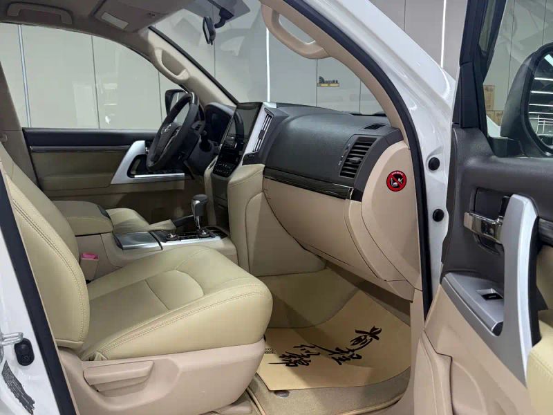 alphard land_cruiser
