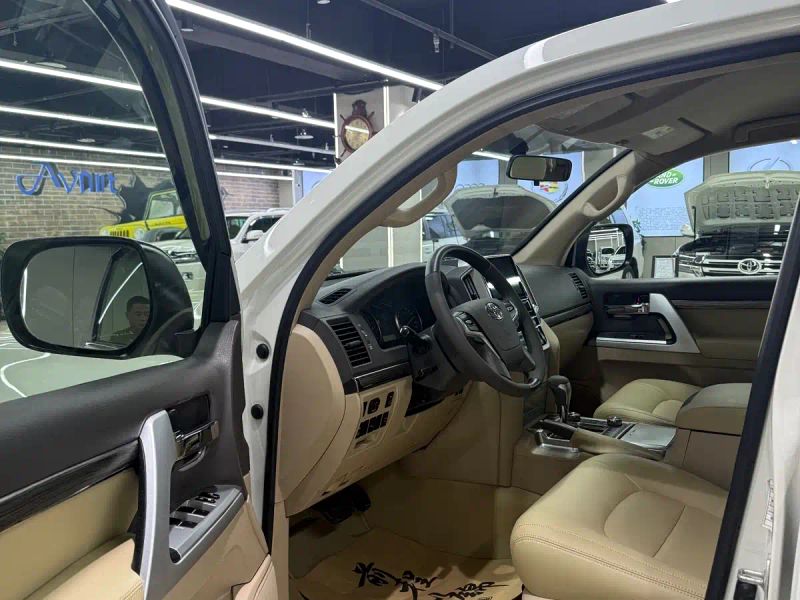 alphard land_cruiser