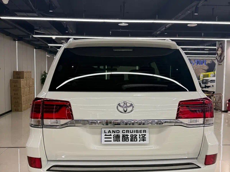 alphard land_cruiser
