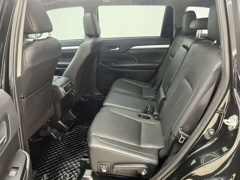 alphard highlander