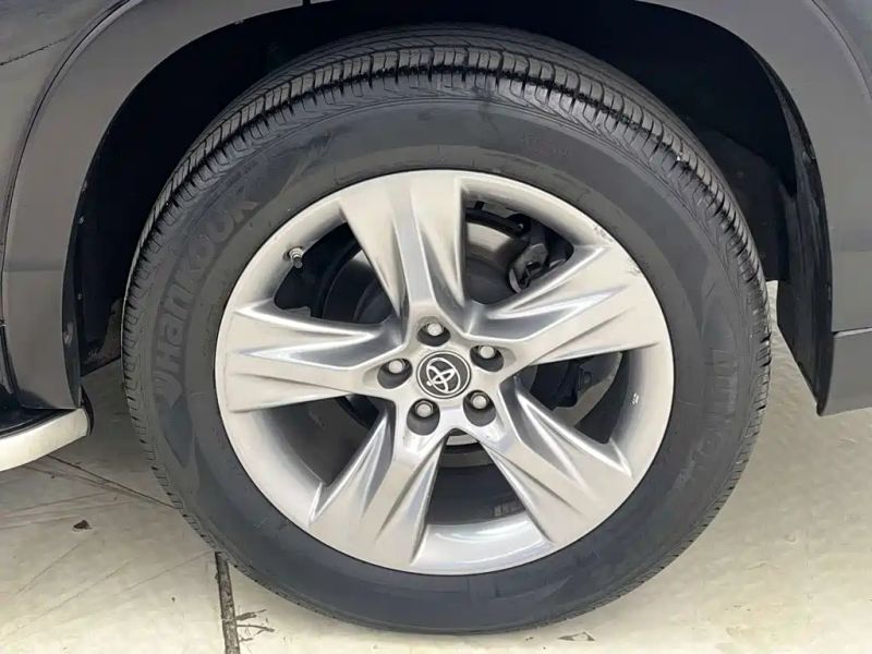 alphard highlander