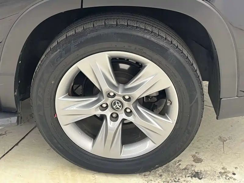 alphard highlander