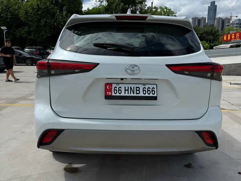 alphard highlander