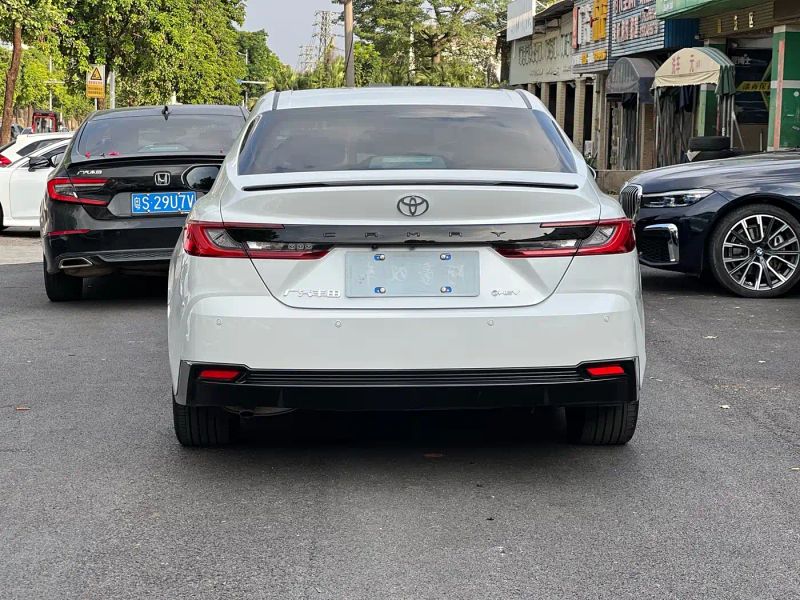 alphard camry