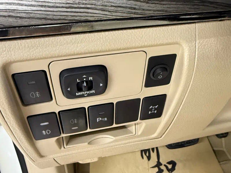 alphard land_cruiser