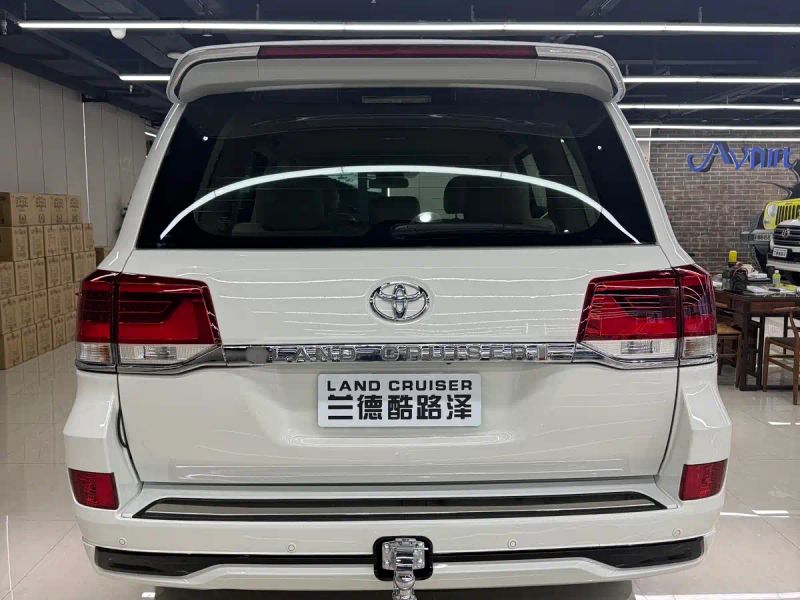 alphard land_cruiser