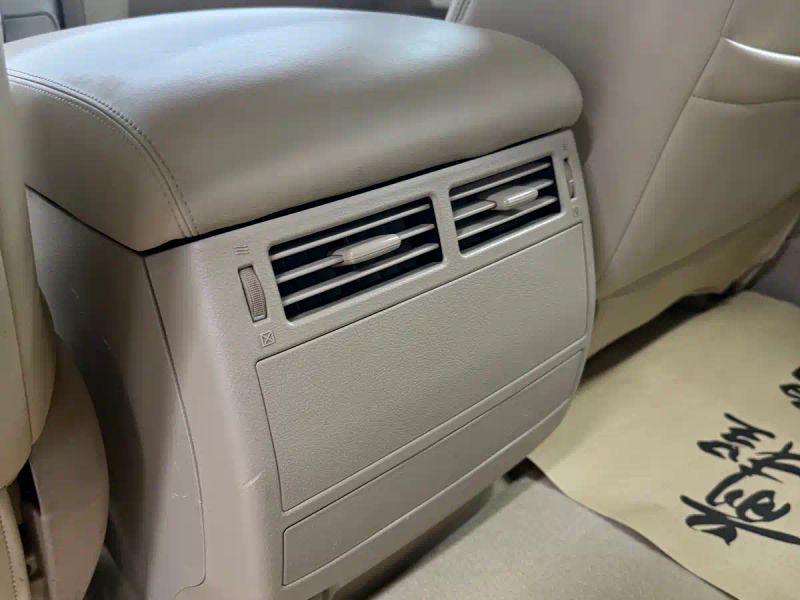 alphard land_cruiser