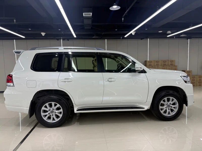 alphard land_cruiser
