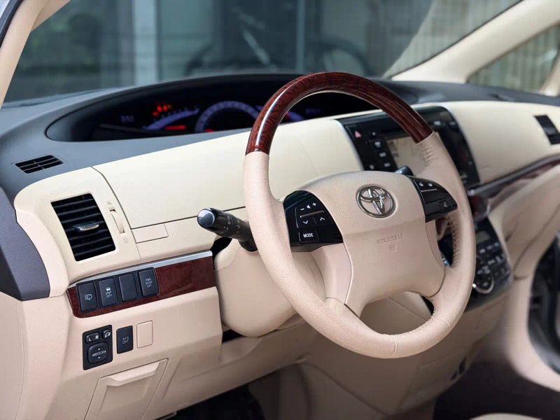 alphard previa