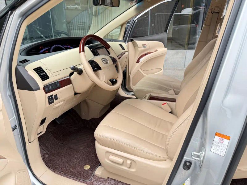 alphard previa