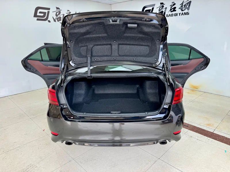 alphard crown