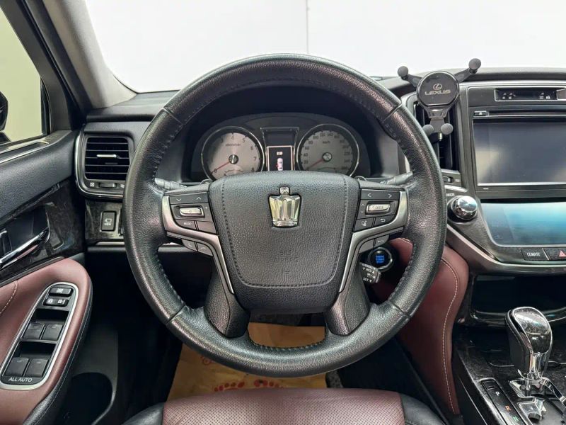 alphard crown