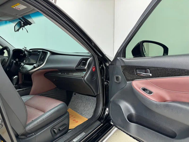 alphard crown
