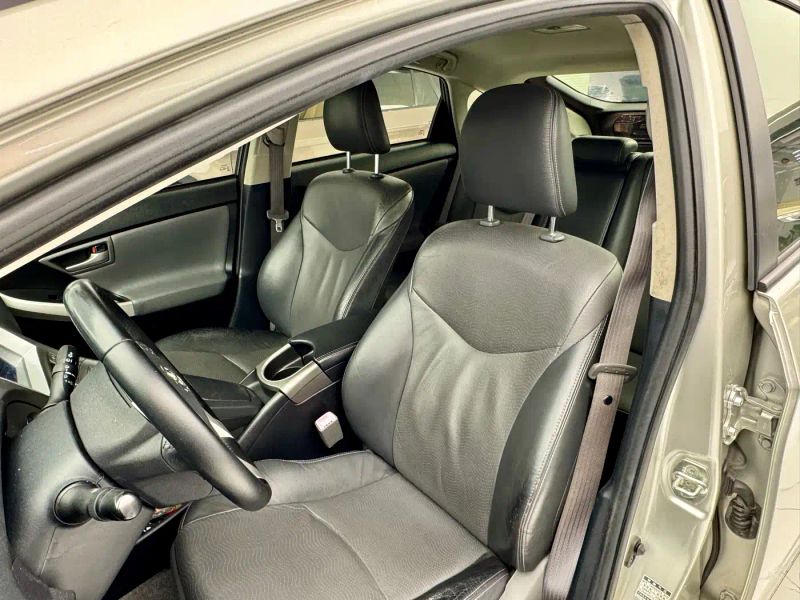 alphard prius