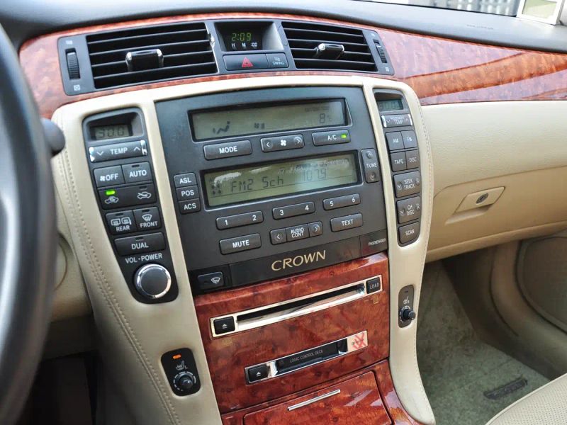 alphard crown