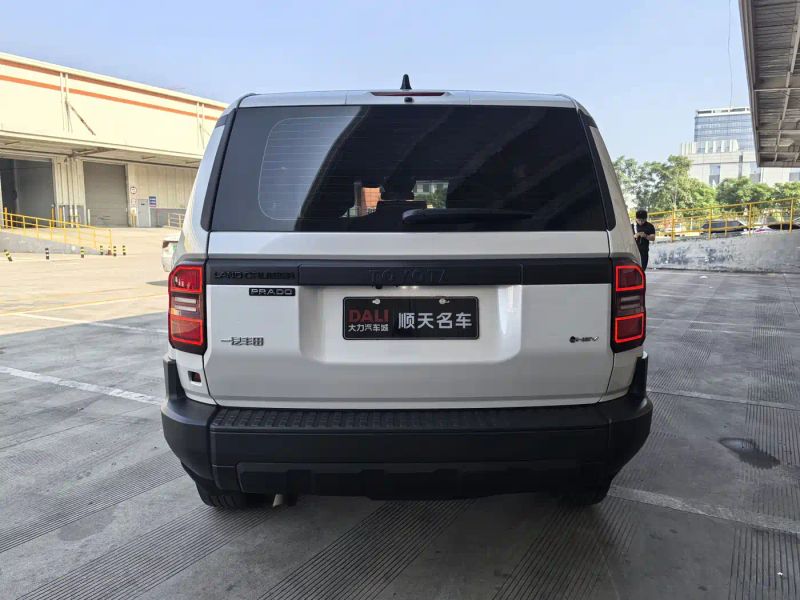 alphard prado
