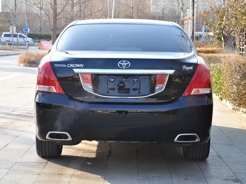 alphard crown