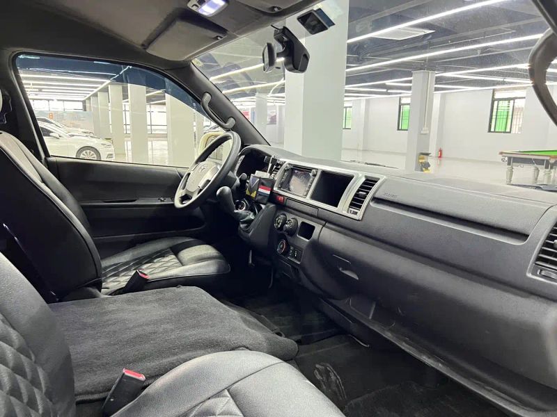 alphard van