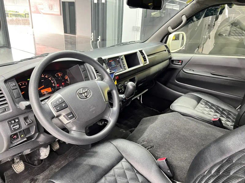 alphard van