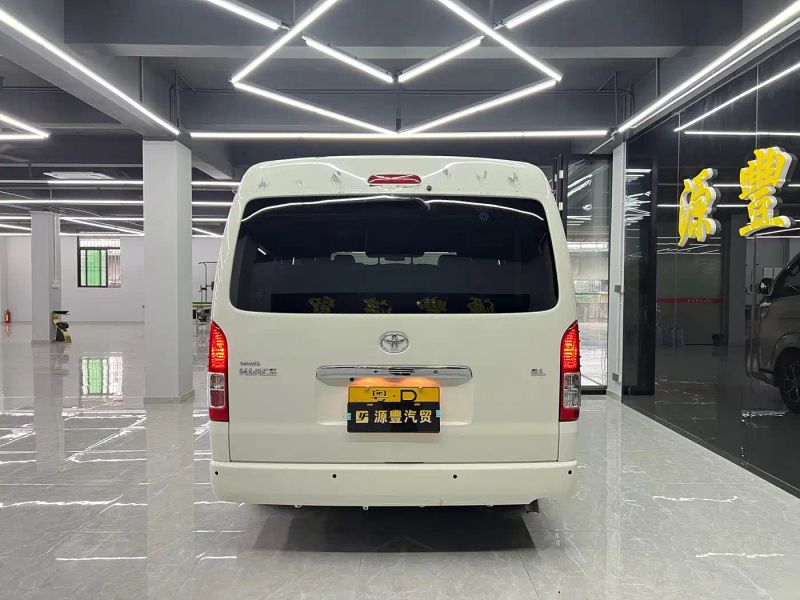alphard van