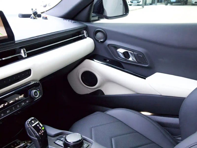 alphard supra