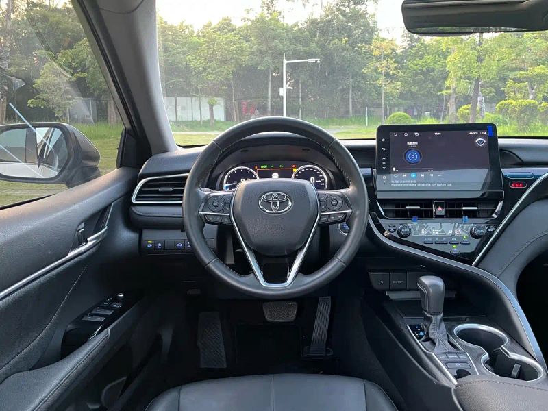 alphard camry
