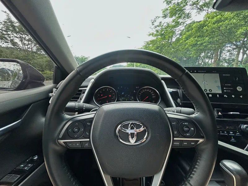 alphard camry