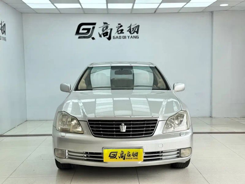 alphard crown
