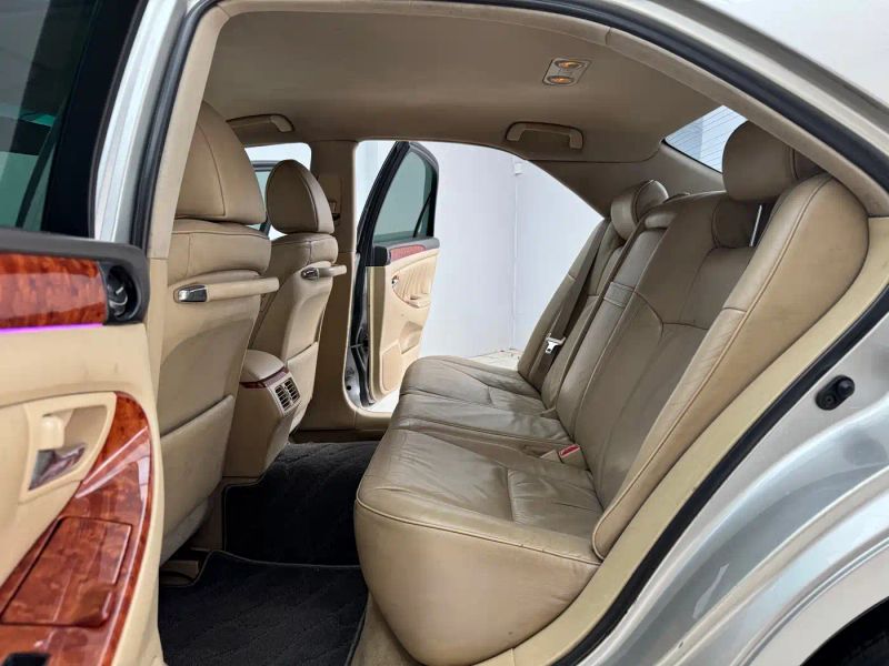 alphard crown