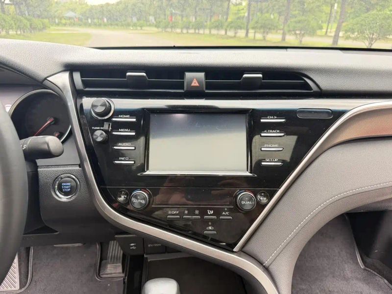 alphard camry