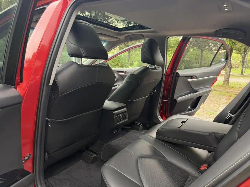 alphard camry