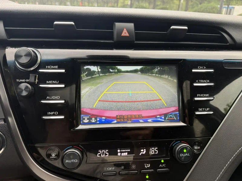 alphard camry