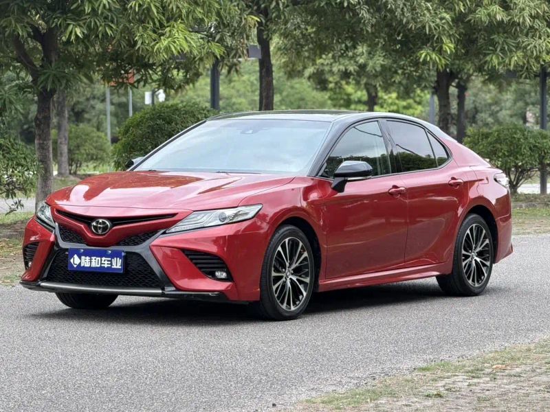 alphard camry