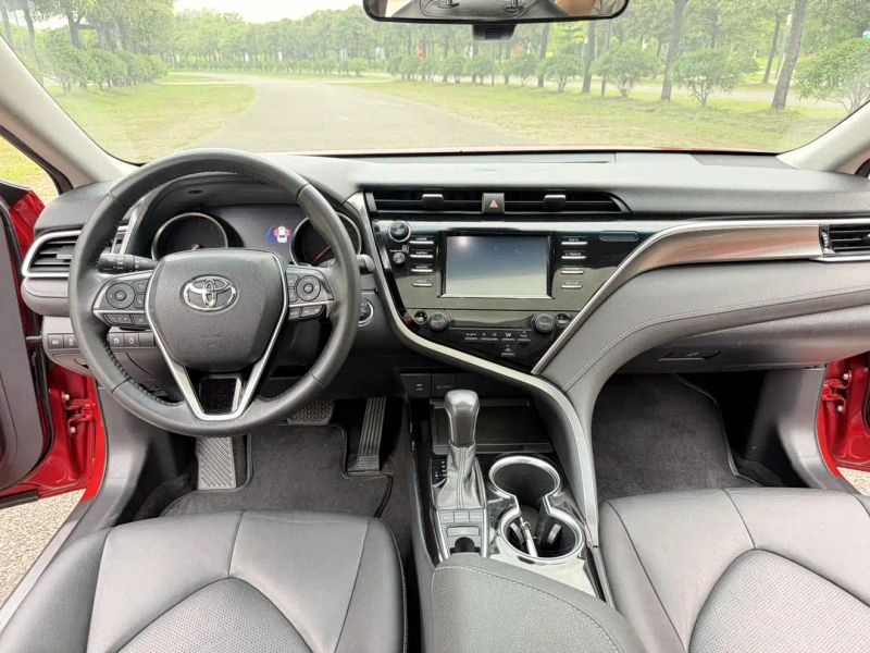 alphard camry