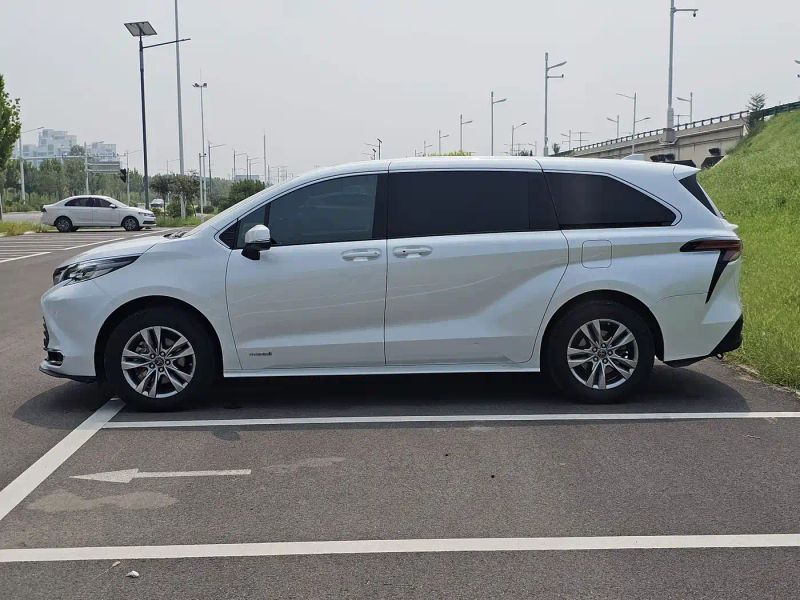 alphard sienna
